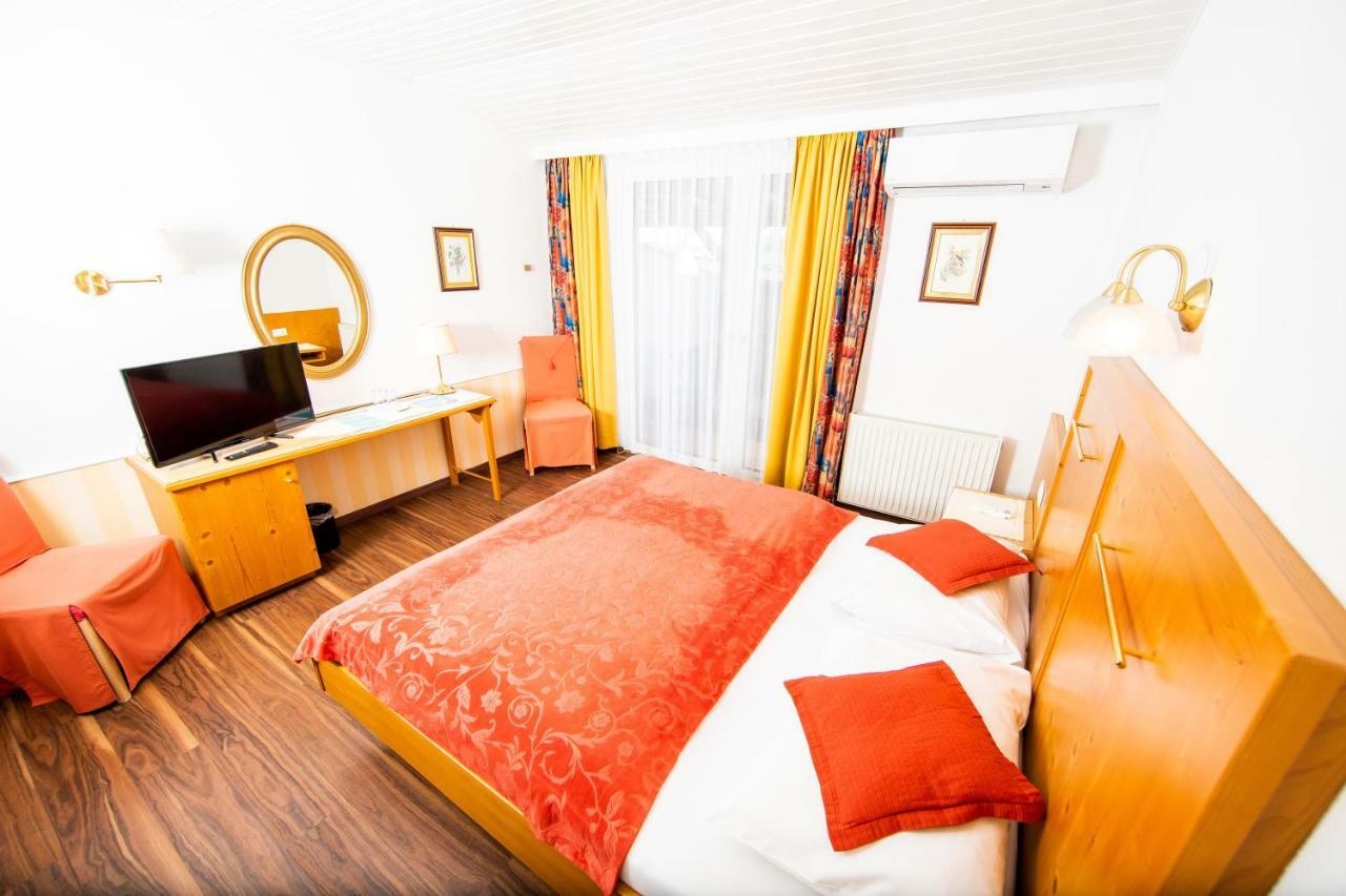 Landgasthof Zur Goldenen Traube Podersdorf am See Buitenkant foto